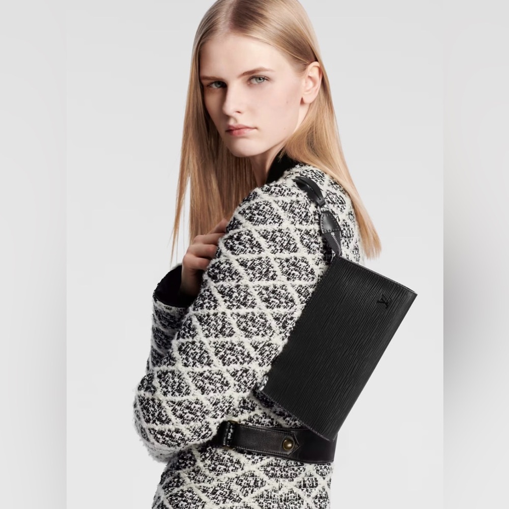 Louis Vuitton Black Epi Poichette - Picture 1 of 12